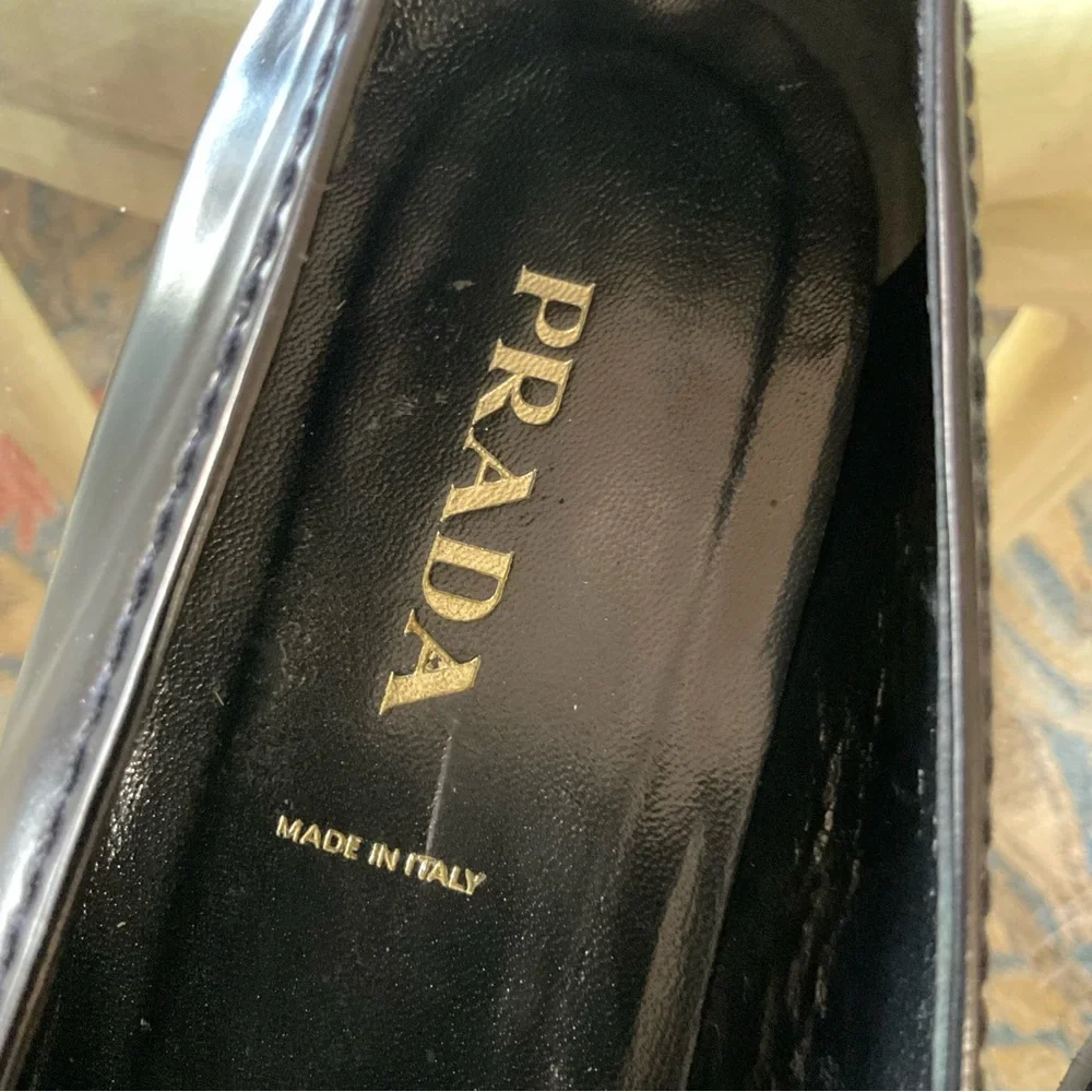 Prada Loafer, black, low heel, Classic! Great Condition! Size 38.5 / 8 - Picture 7 of 16